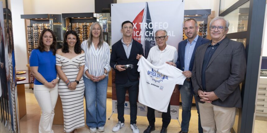 Torrevieja presenta la XX Regata Trofeo Óptica Chantal en la bahía torrevejense