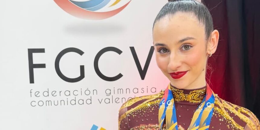 VA3465-blanca-tomas-gimnasia-ritmica-torrevieja.jpg Blanca Tomás durante competición de gimnasia rítmica representando a Torrevieja