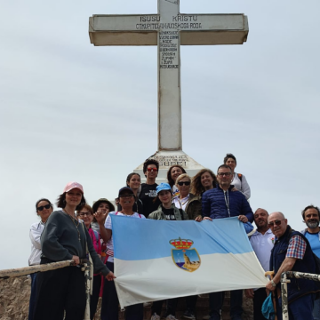 Peregrinos de Torrevieja durante su visita al monte Križevac en Medjugorje