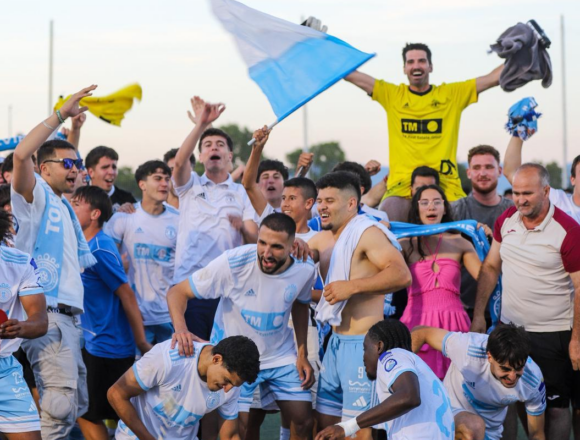 Celebración del SC Torrevieja tras clasificarse para la final del ascenso a Tercera Federación