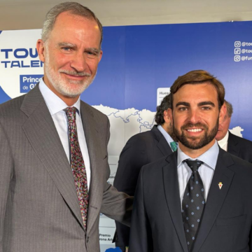 Juan José Fernández Nova junto al Rey Felipe VI en Murcia durante el acto del Premio Princesa de Girona Investigación 2026