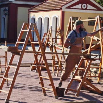 Representación del espectáculo Llar durante el ciclo SALpa Fuera en Torrevieja