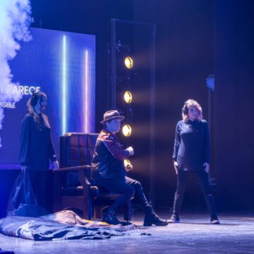 Dakris durante su espectáculo de magia en el Teatro Municipal de Torrevieja