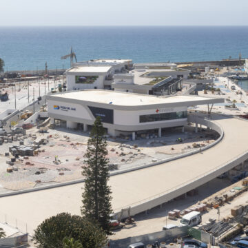 Vista aérea de El Paseo del Mar en el Puerto de Torrevieja antes de su apertura