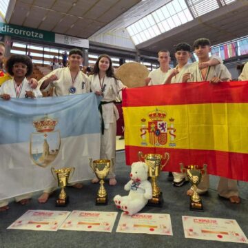 Karatecas del Club Saito Dojo de Torrevieja en la Copa del Mundo Kyokushin World Federation de Vitoria
