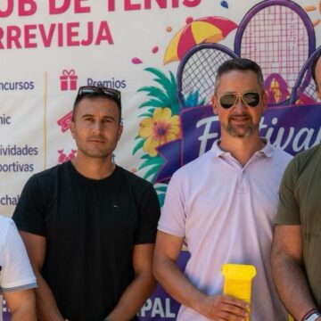 Participantes en la tercera edición del Festival de Tenis de Torrevieja celebrado en el Club de Tenis Torrevieja