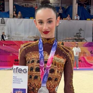 Blanca Tomás, gimnasta del Club GR Torrevieja, subcampeona de España de gimnasia rítmica en Primera Categoría Absoluta.