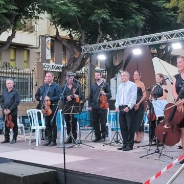 Casanovas Orquesta durante el concierto Las músicas del Mundo en Alicante