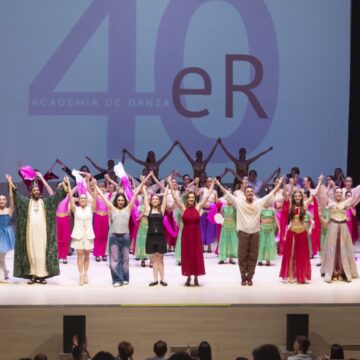 Gala del 40 aniversario de la escuela de danza de Elena Ruso en el Auditorio Internacional de Torrevieja