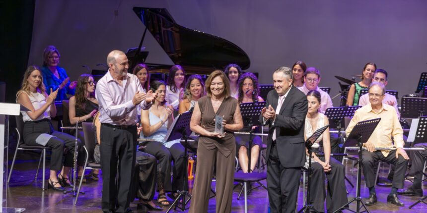 VA3471-orquesta-flautas-casanovas-musica-peliculas.jpg Orquesta de Flautas Casanovas durante su concierto en el Teatro Municipal de Torrevieja