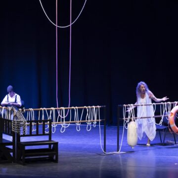 Alumnos de la Escuela Municipal de Teatro Raúl Ferrández durante una representación de fin de curso