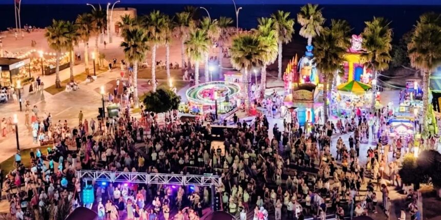 va3474-fiestas-la-mata-2026-verbenas-encarnacion-puchol.jpg Ambiente durante las verbenas de las Fiestas de La Mata 2026 en la plaza Encarnación Puchol