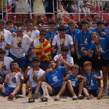 Jugadores de Torrevieja medallistas en el Campeonato de España de Selecciones Autonómicas de Balonmano Playa