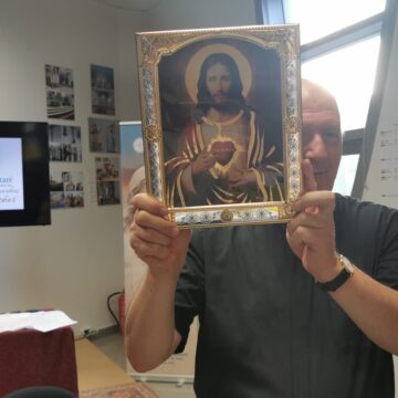 Don Aurelio Ferrándiz García celebra los 38 años de su ordenación sacerdotal en la parroquia del Sagrado Corazón de Torrevieja