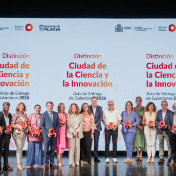 Ricardo Recuero recoge para Torrevieja el distintivo de Ciudad de la Ciencia y la Innovación