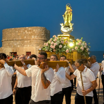 Procesión de la Virgen del Carmen en La Mata junto al mar