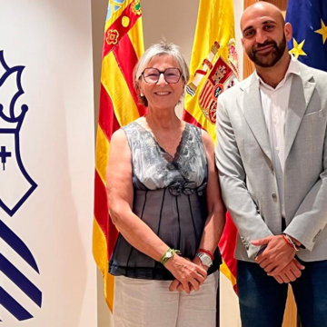 Francisco Montesinos Ruiz se reúne con Agustina Esteve por la Semana Santa de Torrevieja