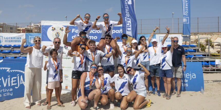 Equipo del RCNT campeón de España de Remo Beach Sprint 2026 en Torrevieja