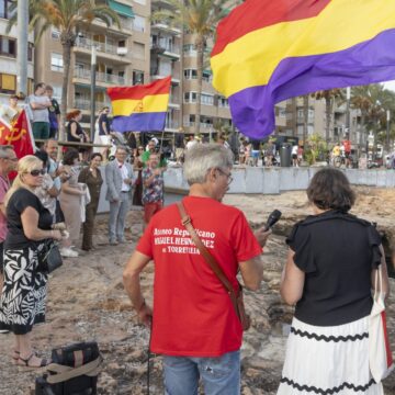 Homenaje a las víctimas del bombardeo de Torrevieja de 1938