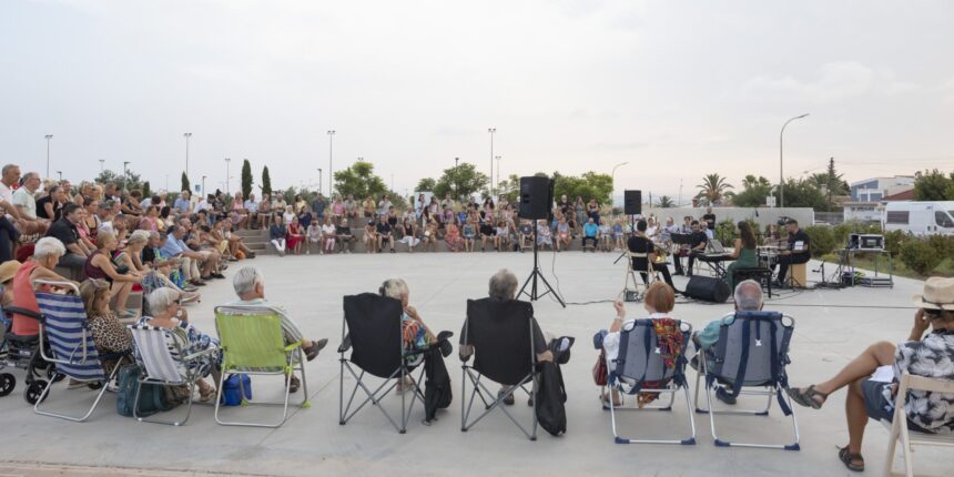 VA3475-orquesta-sinfonica-torrevieja-parque-siesta.jpg Orquesta Sinfónica de Torrevieja durante el concierto Música en el Parque en el Parque de La Siesta