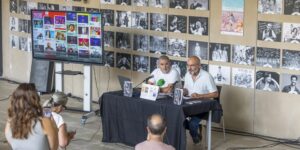 Antonio Quesada y Lalo Díez durante la presentación de la programación cultural de Torrevieja para el último cuatrimestre de 2026.