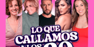 Cartel de la comedia Lo que callamos a los 30, con Lara Dibildos, Amor Romeira, Fran Antón, Mercedes Salvadores y Miriam Vázquez.