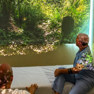 VA3477-tecnologia-inmersiva-salud-mental-hospital-torrevieja.jpg Sistema de proyección inmersiva instalado en una habitación de la Unidad de Salud Mental del Hospital Universitario de Torrevieja.