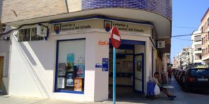 Administración La Bella Lola de Torrevieja donde se validó el premio de La Primitiva