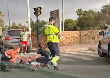 Una persona herida en un accidente entre un turismo y un patinete en Torrevieja