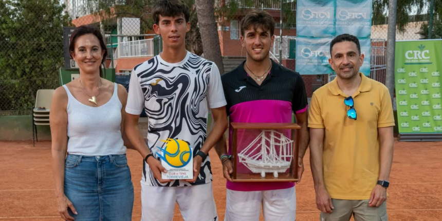 VA3475-jordi-domenech-judith-perello-torneo-tenis-torrevieja.jpg Jordi Domenech y Judith Perelló, ganadores del 48.º Torneo Ciudad de Torrevieja de Tenis