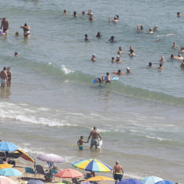 VA3477-tiempo-torrevieja-fin-semana-proyecto-mastral.jpg Playa en Torrevieja durante el fin de semana del 22 y 23 de agosto de 2026.