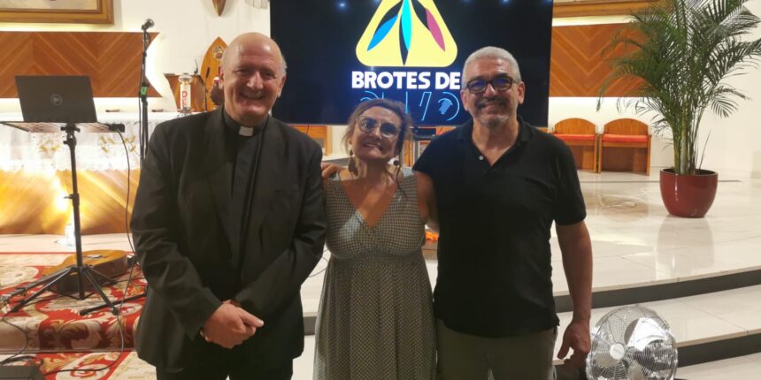 va-3482-brotes-de-olivo-sagrado-corazon-torrevieja.jpg Brotes de Olivo durante su concierto oracional en la parroquia del Sagrado Corazón de Torrevieja.