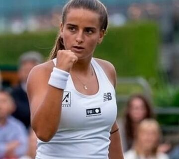 Charo Esquiva durante una competición de tenis en su nueva etapa profesional.