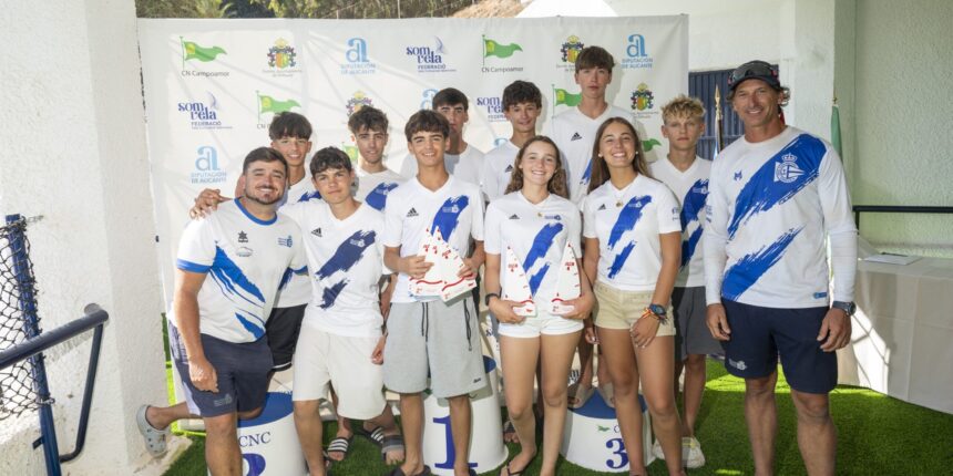 VA-3481-rcnt-ilca-campoamor.jpg Regatistas del Real Club Náutico de Torrevieja durante la Copa Autonómica de ILCA en Campoamor.
