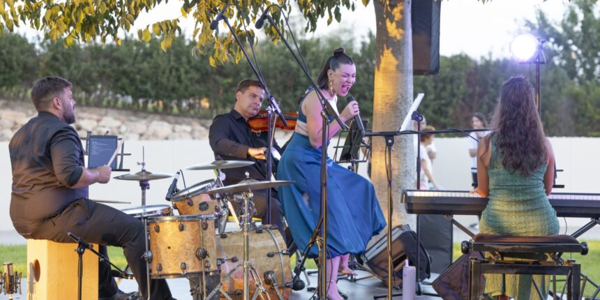 va-3480-musica-en-el-parque-jardines-auditorio.jpg Concierto del ciclo Música en el Parque en los Jardines del Auditorio de Torrevieja.