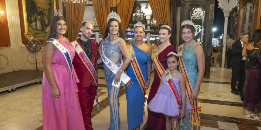va-3482-coronacion-senora-peru-espana-susana-leon.jpg Susana León durante su coronación como Señora Perú España 2026 en el Casino de Torrevieja.