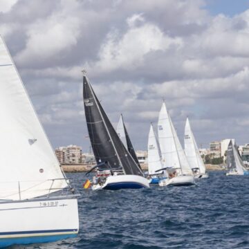 VA-3481-trofeo-punta-este-torrevieja.jpg Embarcaciones participantes en el décimo Trofeo Punta Este entre Torrevieja y Cartagena.