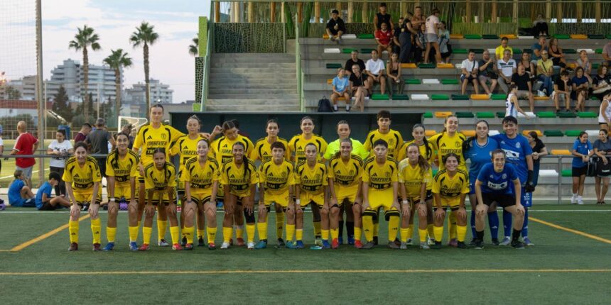 Jugadoras del Sporting Costablanca Femenino durante el inicio de la pretemporada 2026/27.