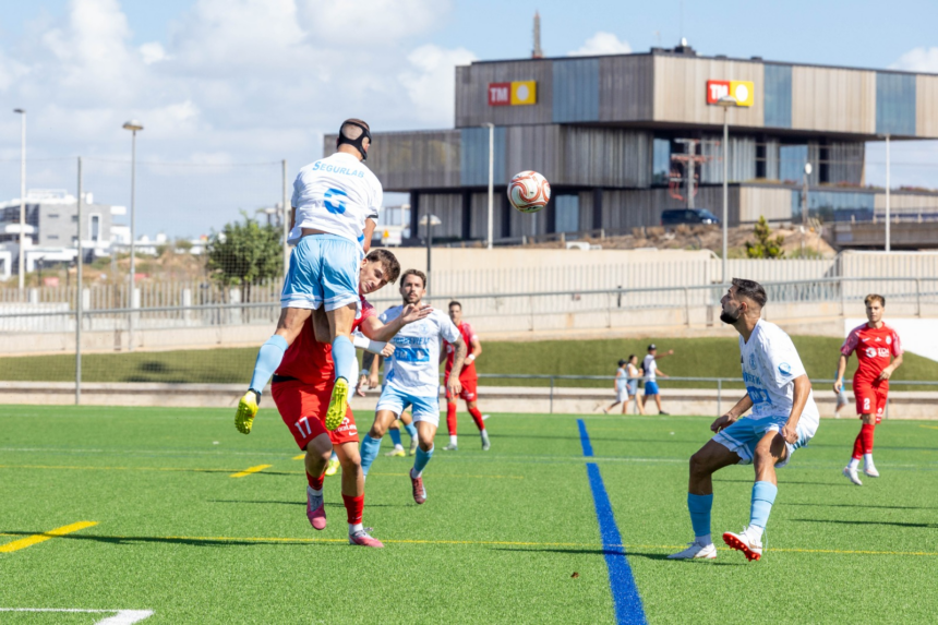 VA-3481-sc-torrevieja-vall-de-uxo-clasificacion.jpg Clasificación del grupo 6 de Tercera Federación tras la jornada 2, con el SC Torrevieja CF en la décima posición.