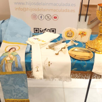 VA-3486-tomas-alvarez-museo-purisima-torrevieja.jpg Entrega de objetos litúrgicos del sacerdote Don Tomás Álvarez al museo de la Purísima de Torrevieja.
