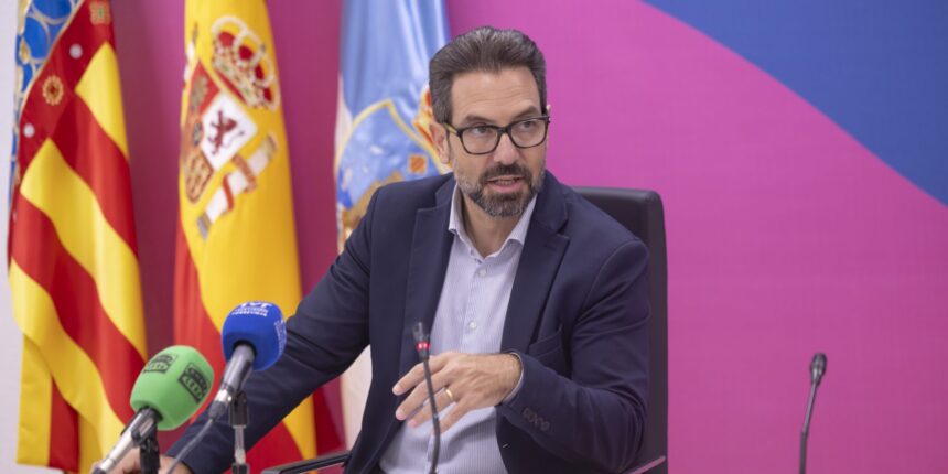 va-3484-federico-alarcon-junta-gobierno-torrevieja.jpg Federico Alarcón informa sobre los acuerdos de la Junta de Gobierno Local de Torrevieja.