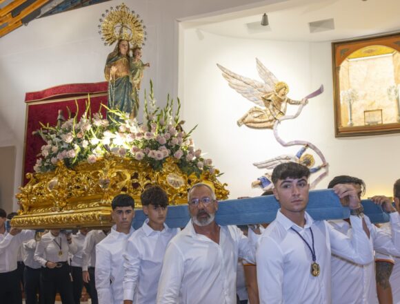 va-3484-virgen-rosario-la-mata.jpg La Virgen del Rosario durante las fiestas patronales de La Mata 2026.