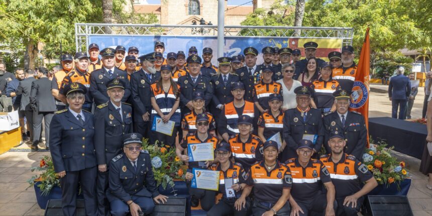 va-3485-proteccion-civil-dia-comunidad-valenciana-torrevieja.jpg Homenaje a Protección Civil de Torrevieja durante la celebración del Día de la Comunidad Valenciana por su 30 aniversario.