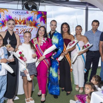 VA-3486-reyes-carnaval-torrevieja-2027.jpg Presentación de los nuevos reyes del Carnaval de Torrevieja 2027 y del cartel anunciador.
