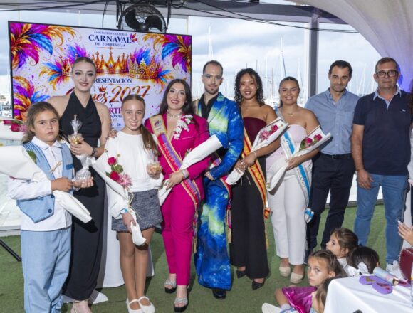 VA-3486-reyes-carnaval-torrevieja-2027.jpg Presentación de los nuevos reyes del Carnaval de Torrevieja 2027 y del cartel anunciador.
