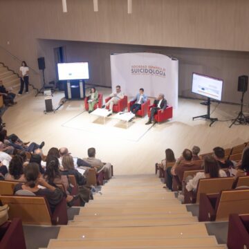 Profesionales participantes en el V Congreso Nacional de Suicidología celebrado en Torrevieja.