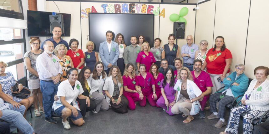 VA-3483-afa-torrevieja-dia-mundial-alzheimer.jpg Acto de AFA Torrevieja con motivo del Día Mundial del Alzheimer.
