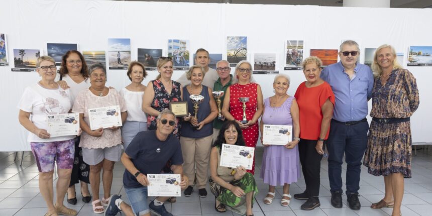 Ganadores y participantes del VIII Concurso de Fotografía Homenaje al Mayor de Torrevieja.