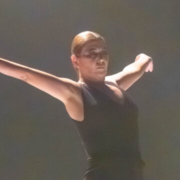 Sara Baras durante el espectáculo “Infinita” en el Teatro Municipal de Torrevieja.