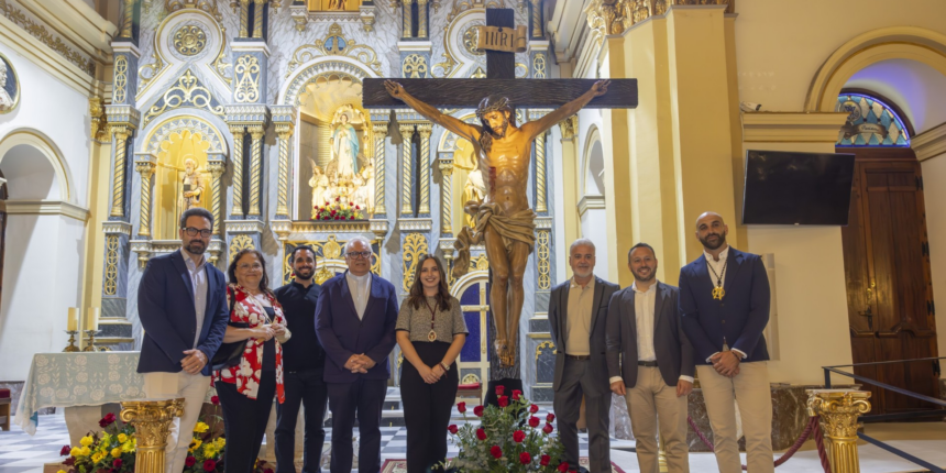 va-3485-cristo-salinero-inmaculada-torrevieja.jpg Imagen del Cristo Salinero en la iglesia de la Inmaculada de Torrevieja tras los trabajos de conservación realizados por Víctor García Villalgordo.